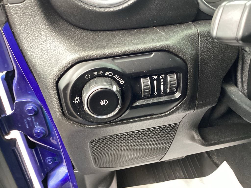 Used 2018 Jeep Wrangler Unlimited Sahara image 18