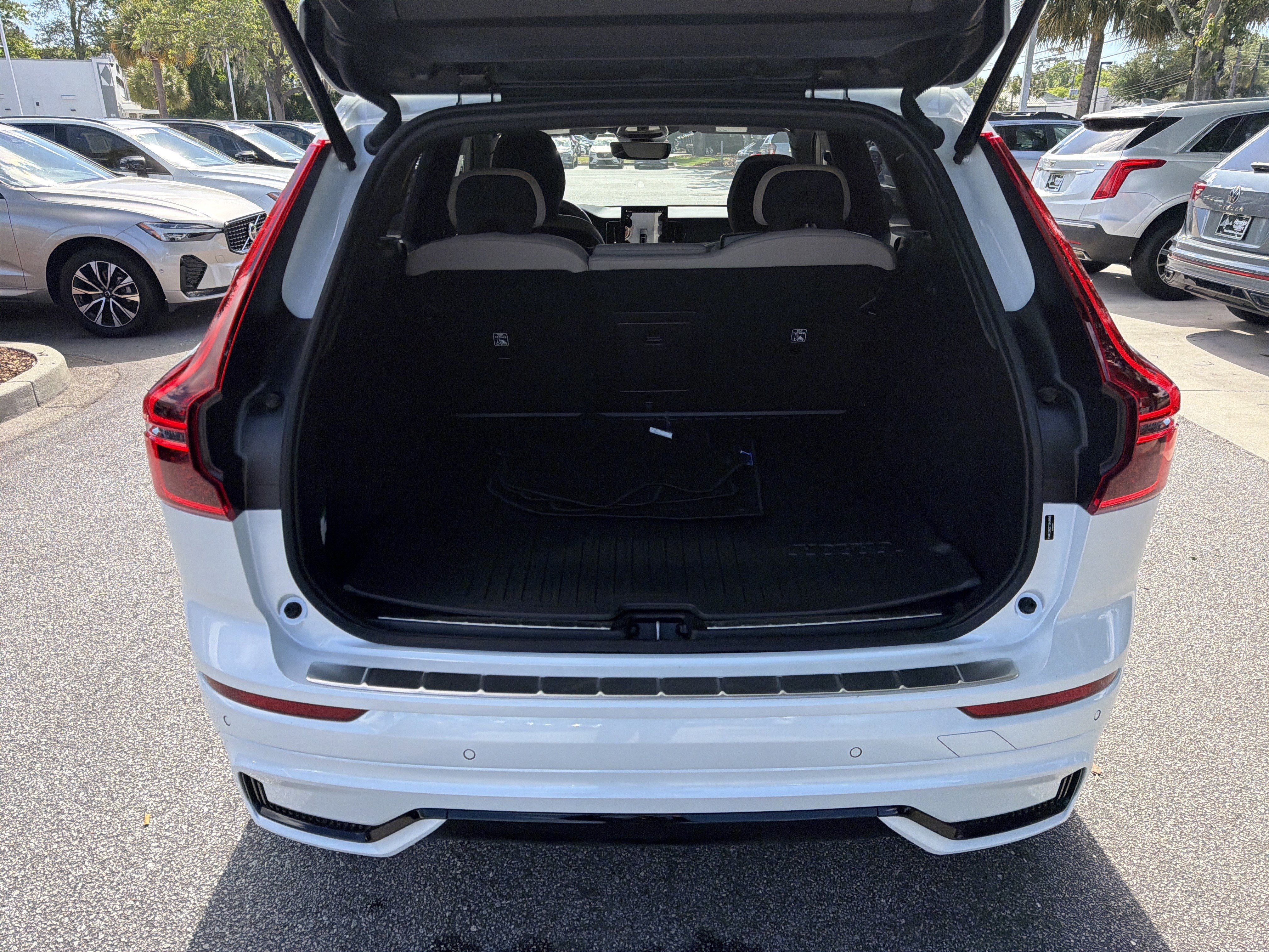 Used 2026 Volvo XC60 B5 Plus w/ Protection Package Premier AWD/4WD image 34