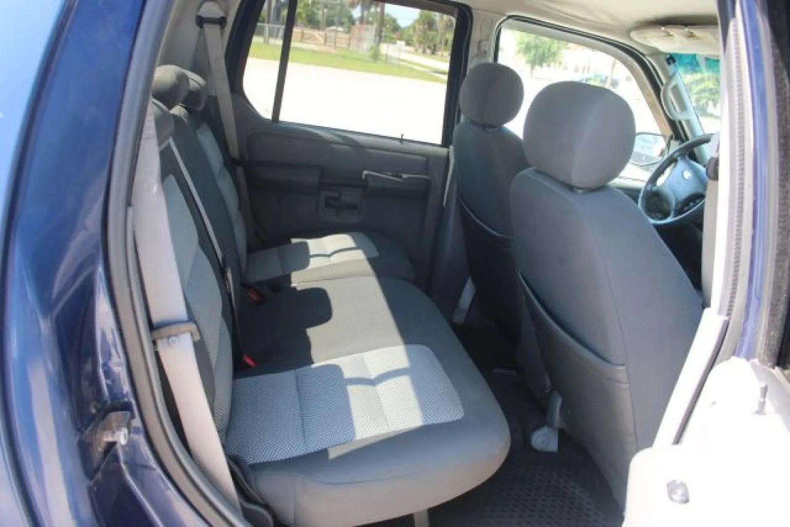 Used 2005 Ford Explorer Sport Trac XLT RWD image 28