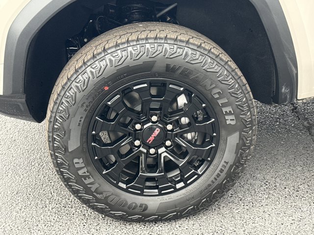 New 2026 GMC Canyon Elevation w/ Convenience Package image 16