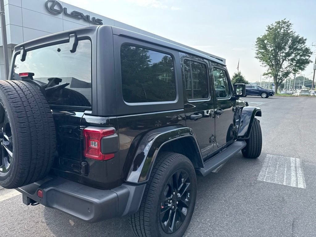 Used 2021 Jeep Wrangler Unlimited Sahara w/ Cold Weather Group AWD/4WD image 7