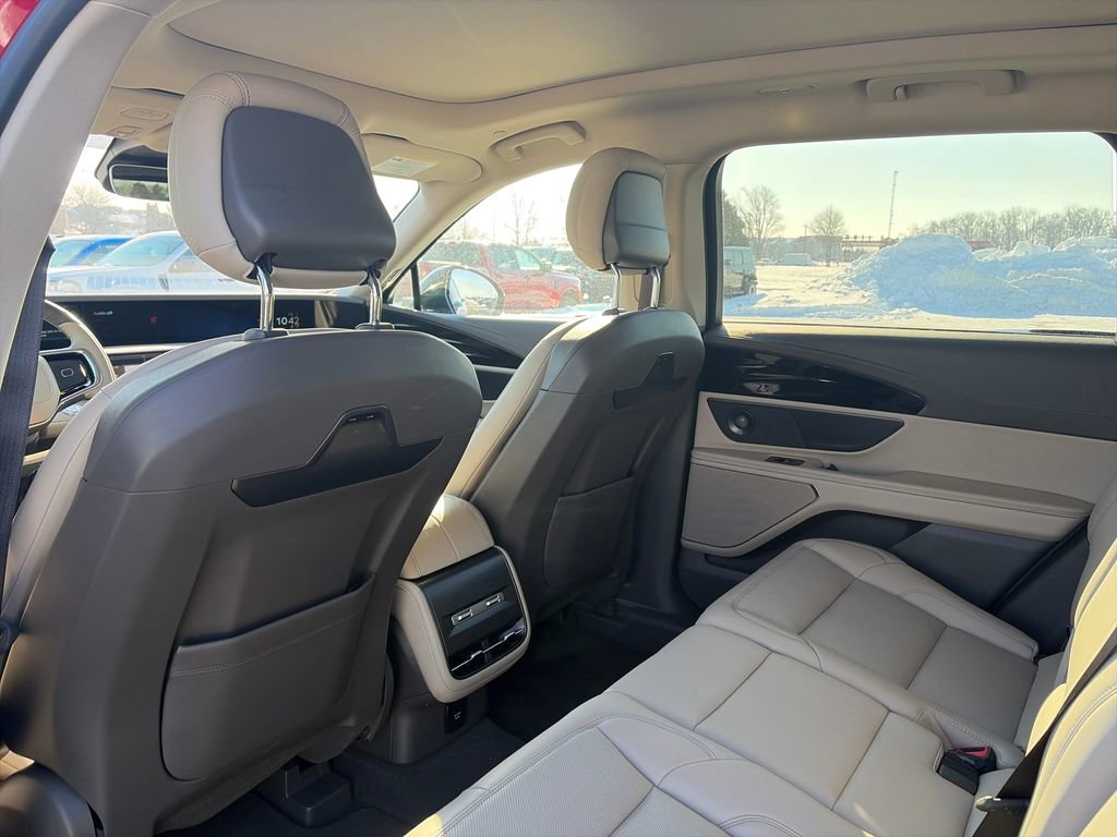 Used 2025 Lincoln Nautilus Premier w/ Equipment Group 102A AWD/4WD image 30