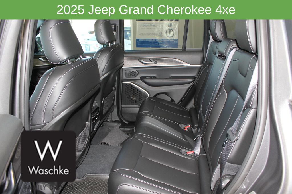 New 2025 Jeep Grand Cherokee Limited 4xe w/ Trailer Tow Package image 14