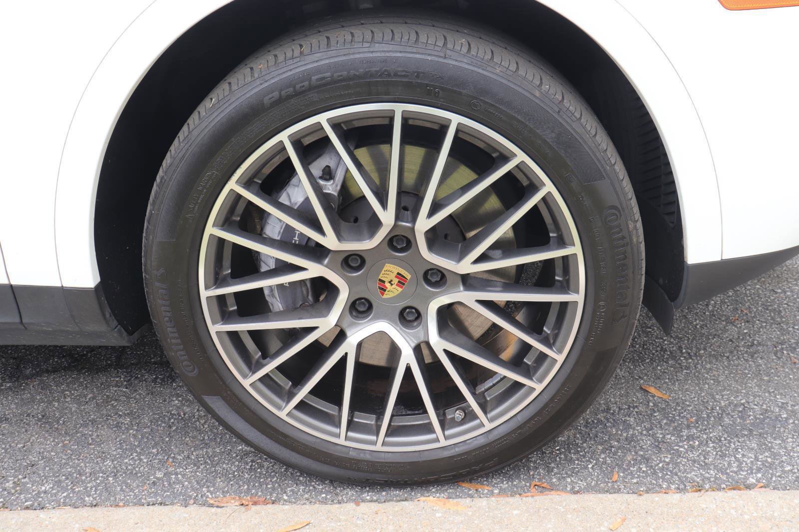 Used 2021 Porsche Cayenne image 38