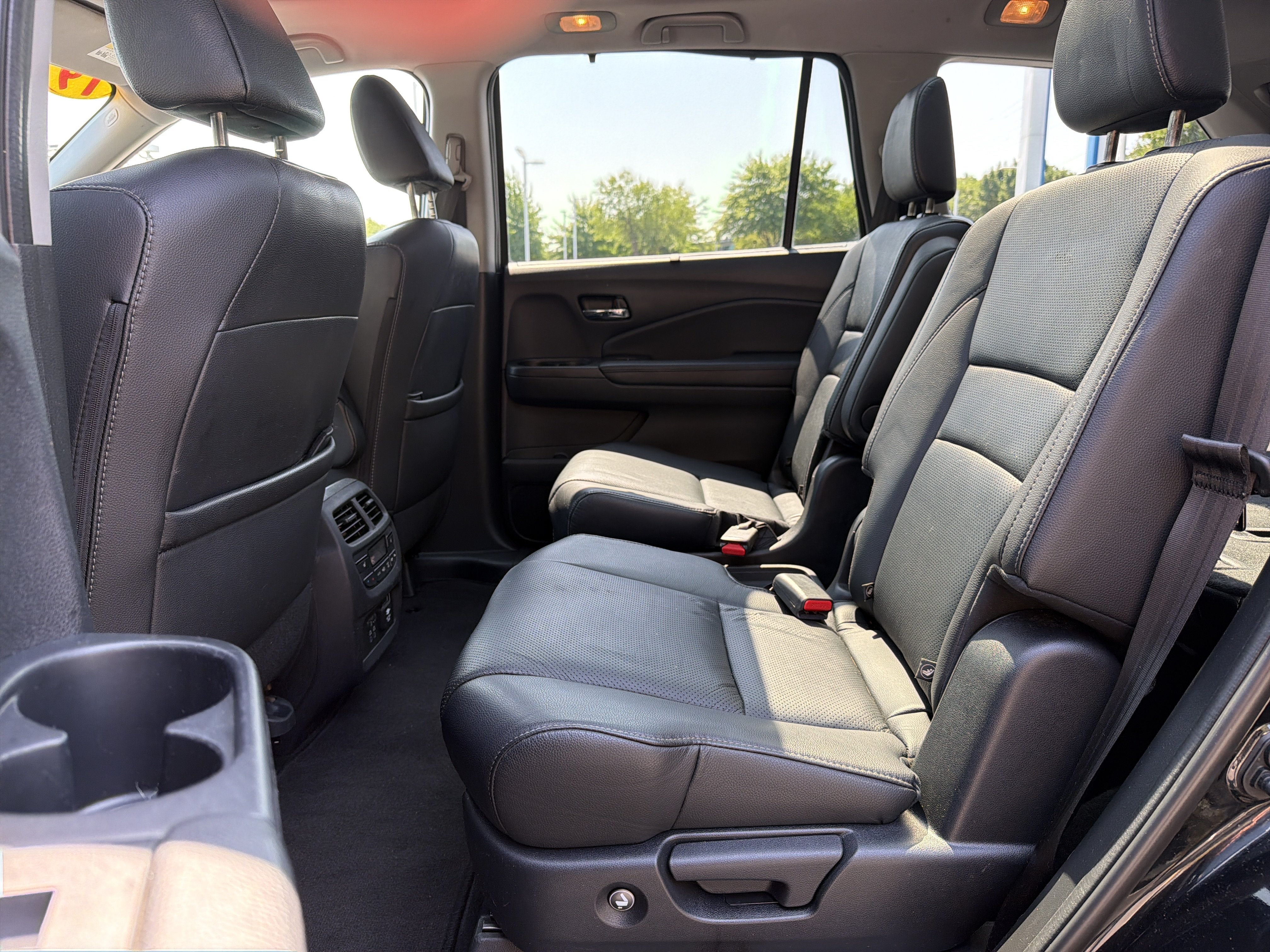 Used 2019 Honda Pilot Elite image 32