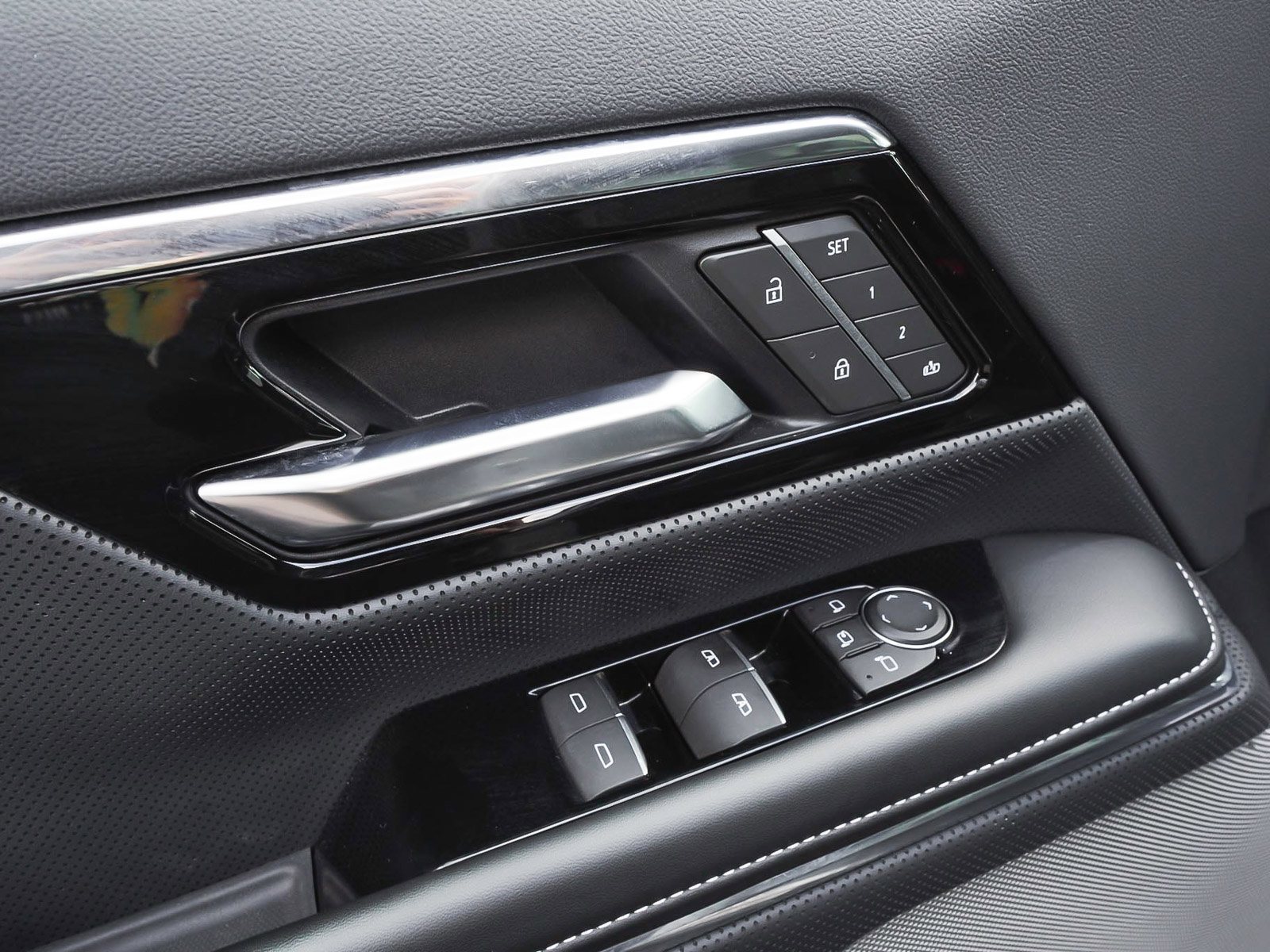 Used 2024 GMC Sierra EV Denali image 10