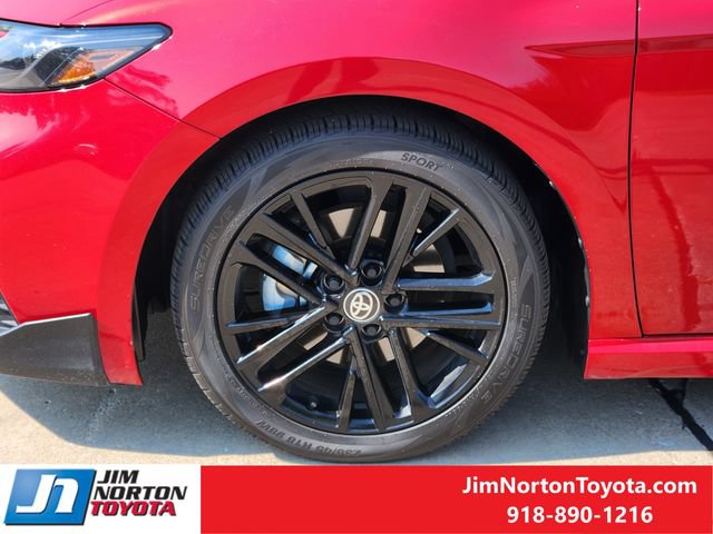 Used 2025 Toyota Camry SE FWD image 12