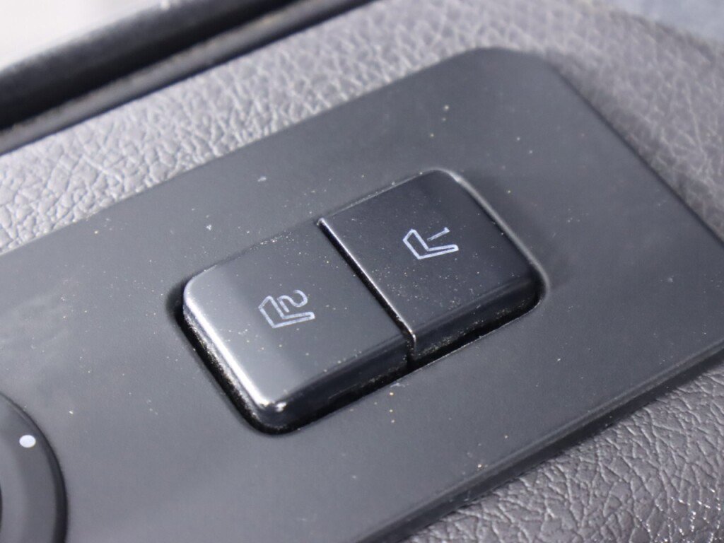 Used 2016 Ford F350 Platinum w/ Platinum Package AWD/4WD image 31