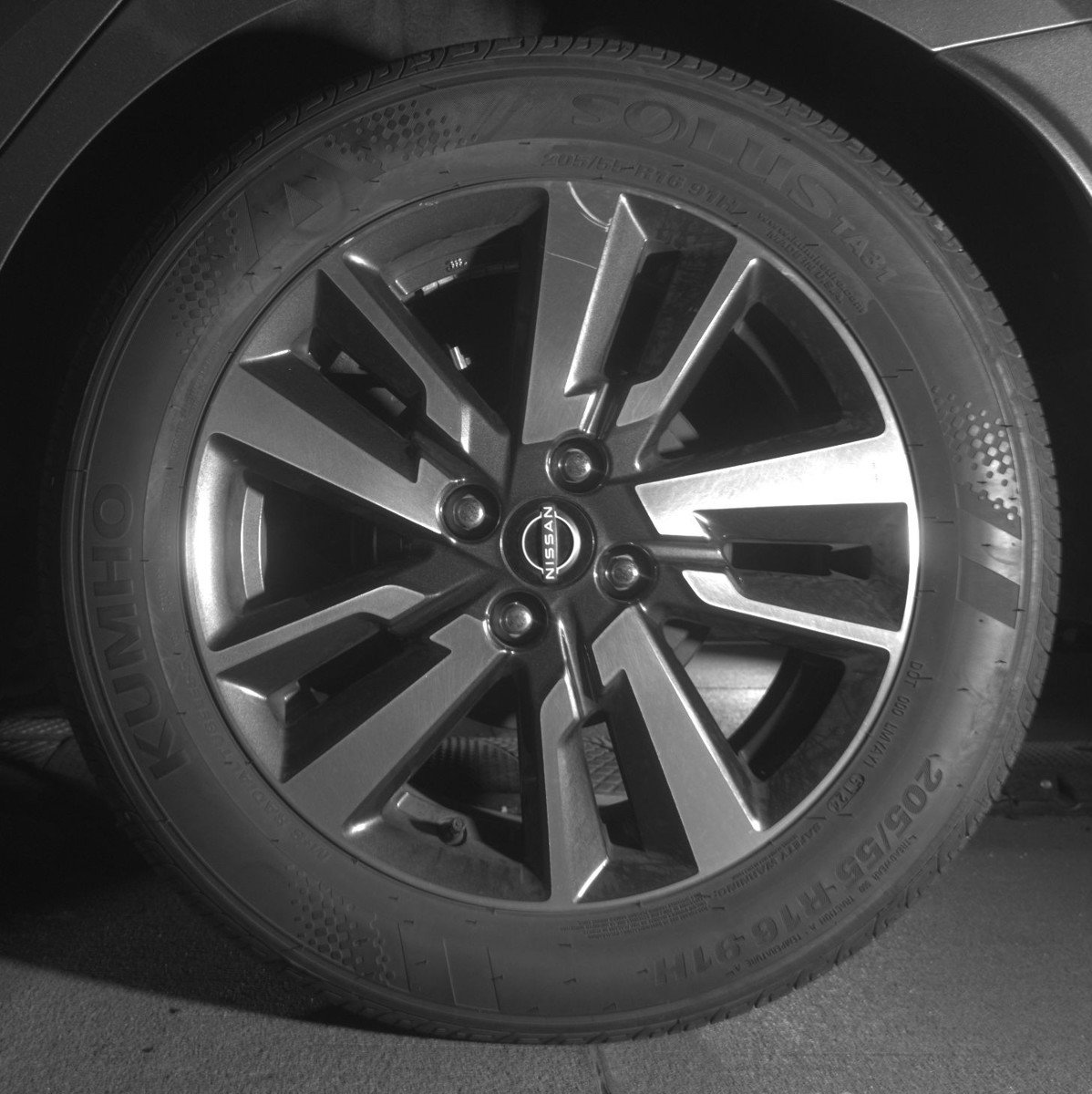 Used 2025 Nissan Versa SV image 14