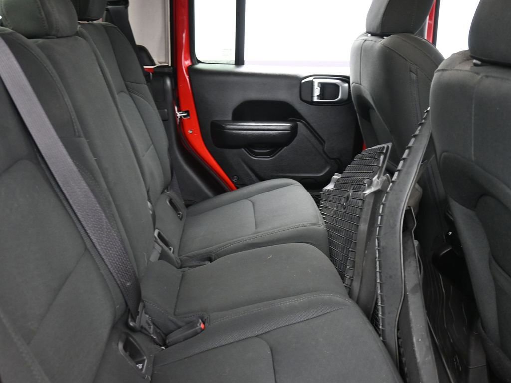 Certified 2022 Jeep Gladiator Willys image 15