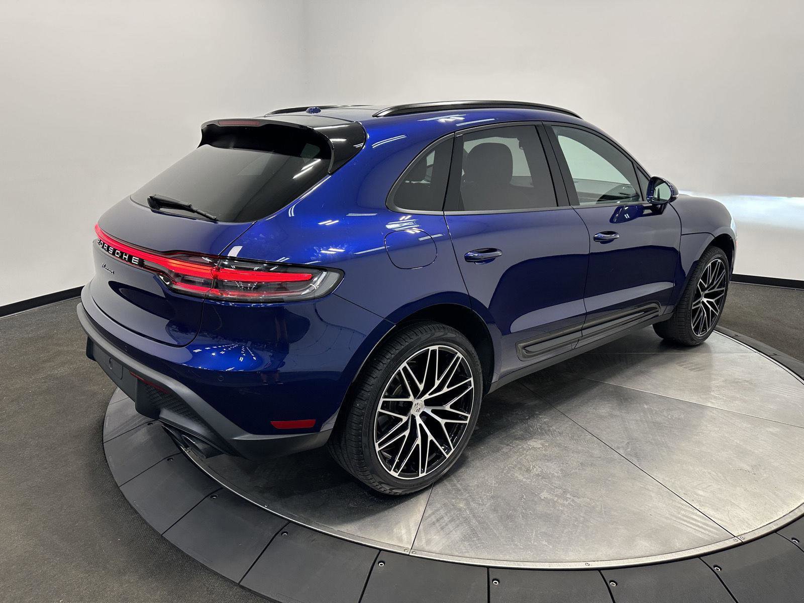 Certified 2026 Porsche Macan AWD/4WD image 7