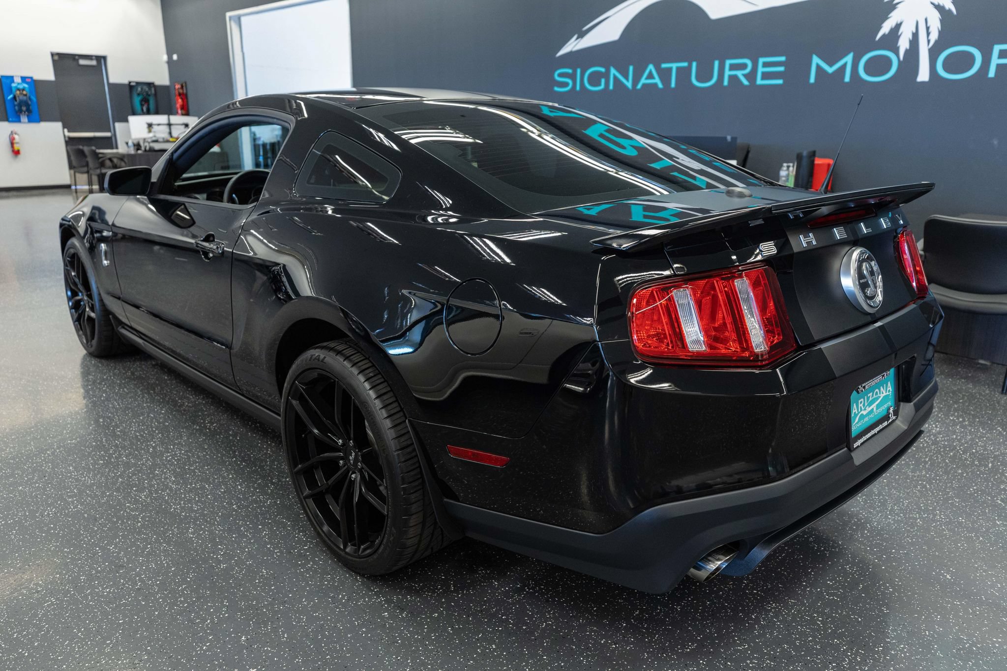Used 2010 Ford Mustang Shelby GT500 RWD image 7