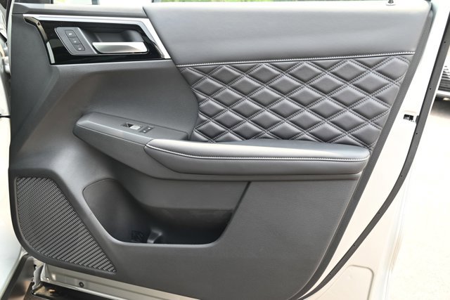 New 2023 Mitsubishi Outlander SEL image 28