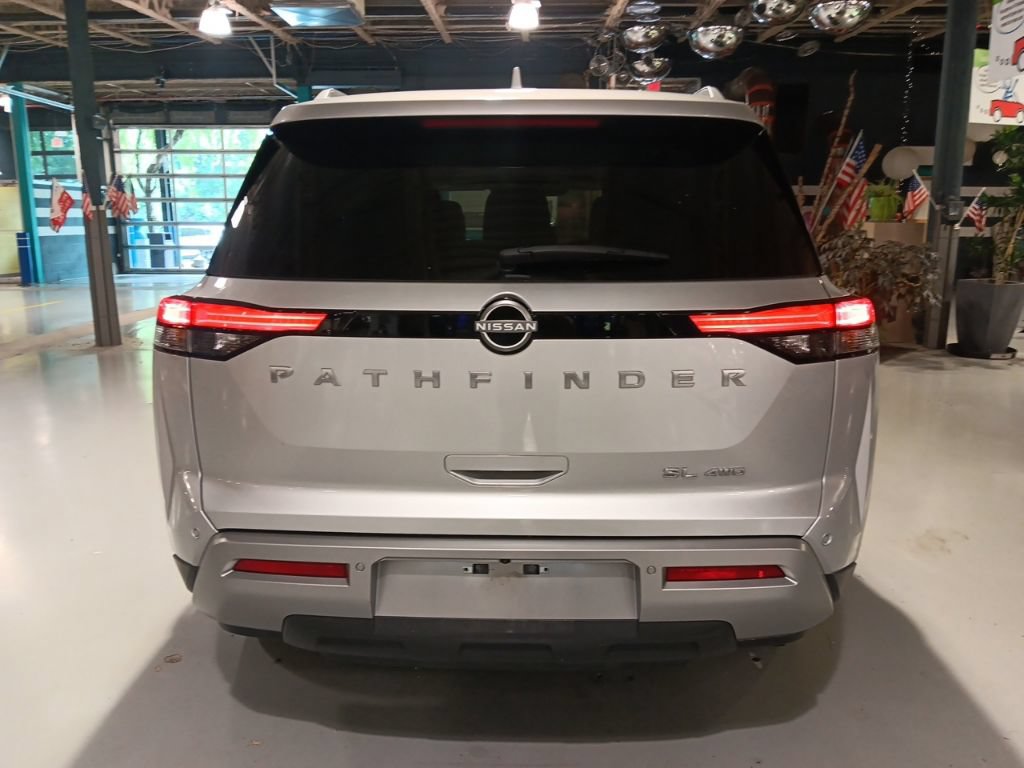 Used 2025 Nissan Pathfinder SL AWD/4WD image 11