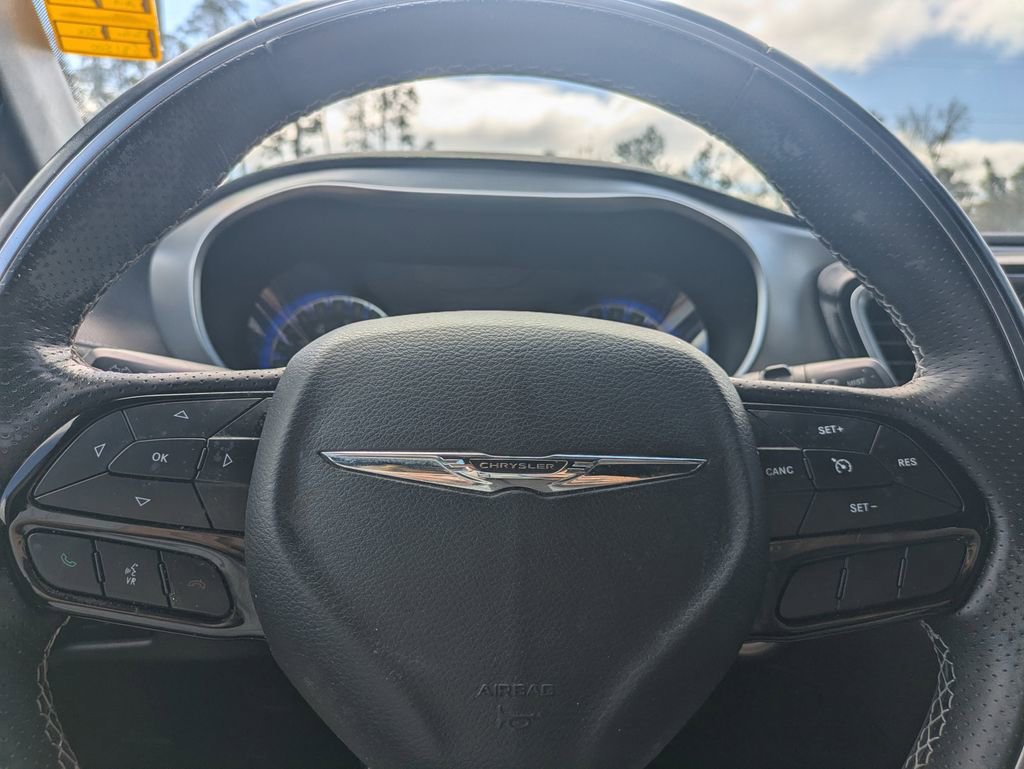 Used 2019 Chrysler Pacifica Limited w/ S Appearance Package image 29