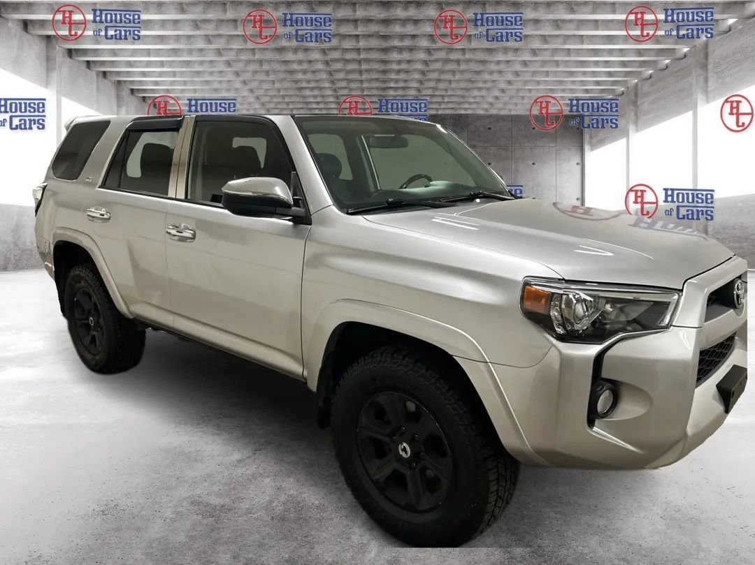 Used 2017 Toyota 4Runner SR5 image 3