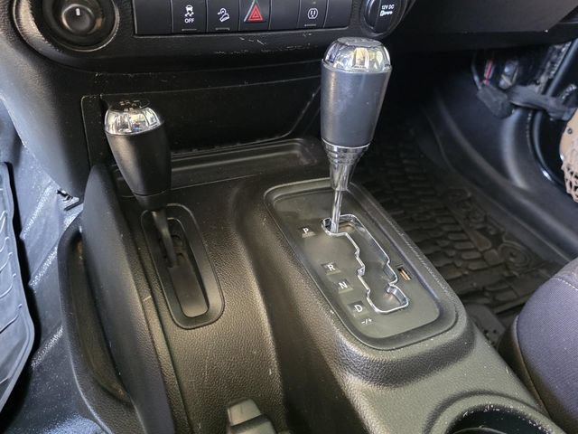 Used 2014 Jeep Wrangler Unlimited Sahara AWD/4WD image 21