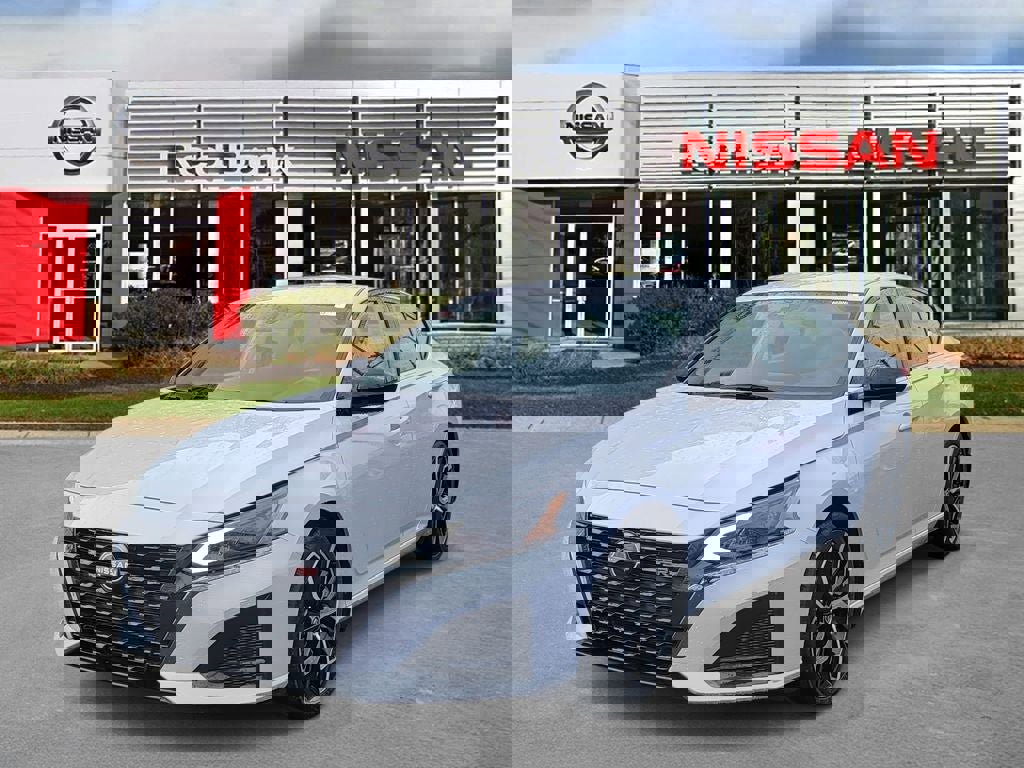 Certified 2024 Nissan Altima 2.5 SR image 4