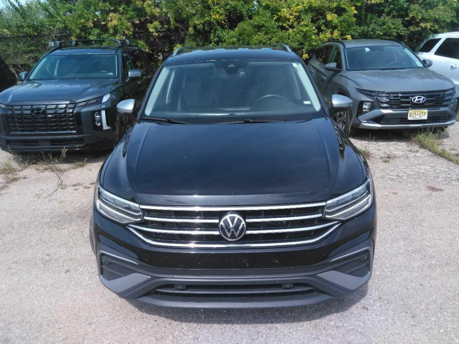 Used 2024 Volkswagen Tiguan Wolfsburg Edition FWD image 2