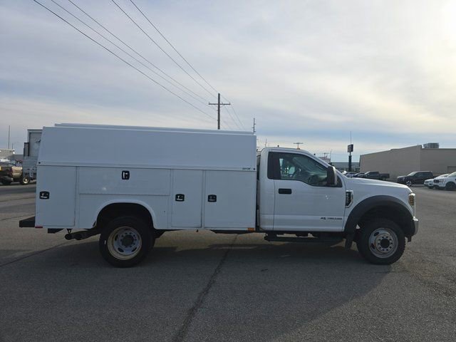 Used 2019 Ford F550 2WD Regular Cab Super Duty image 3