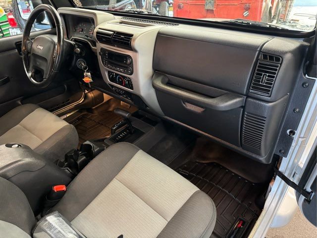Used 2005 Jeep Wrangler Unlimited image 16