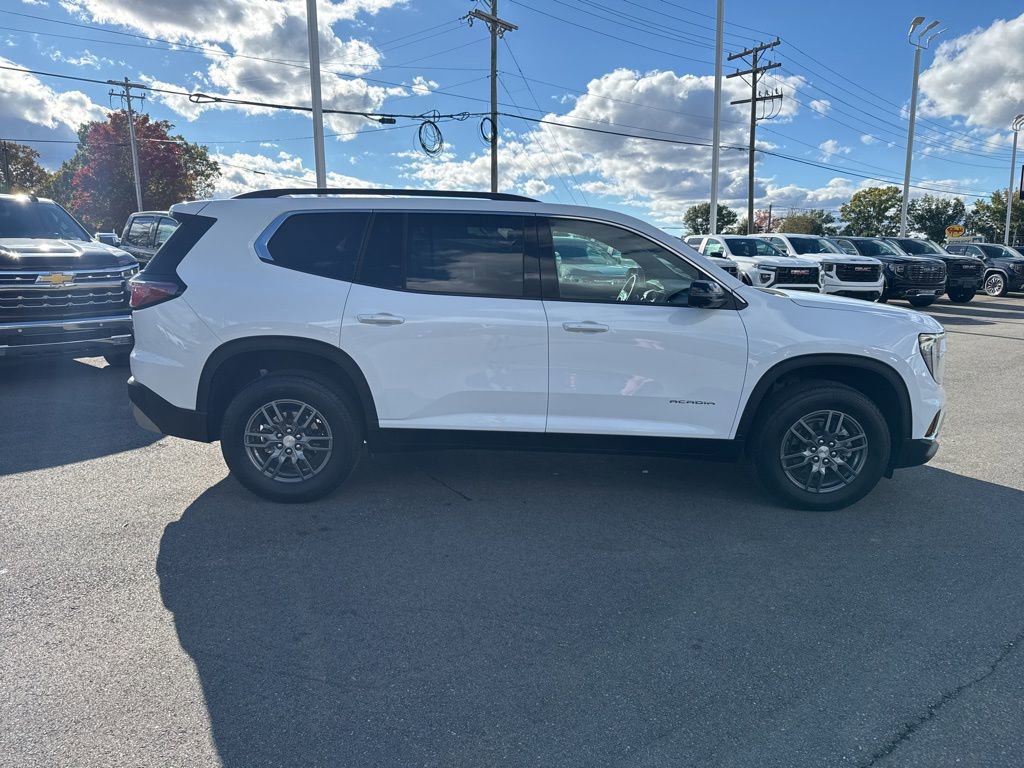 Used 2025 GMC Acadia Elevation FWD image 6