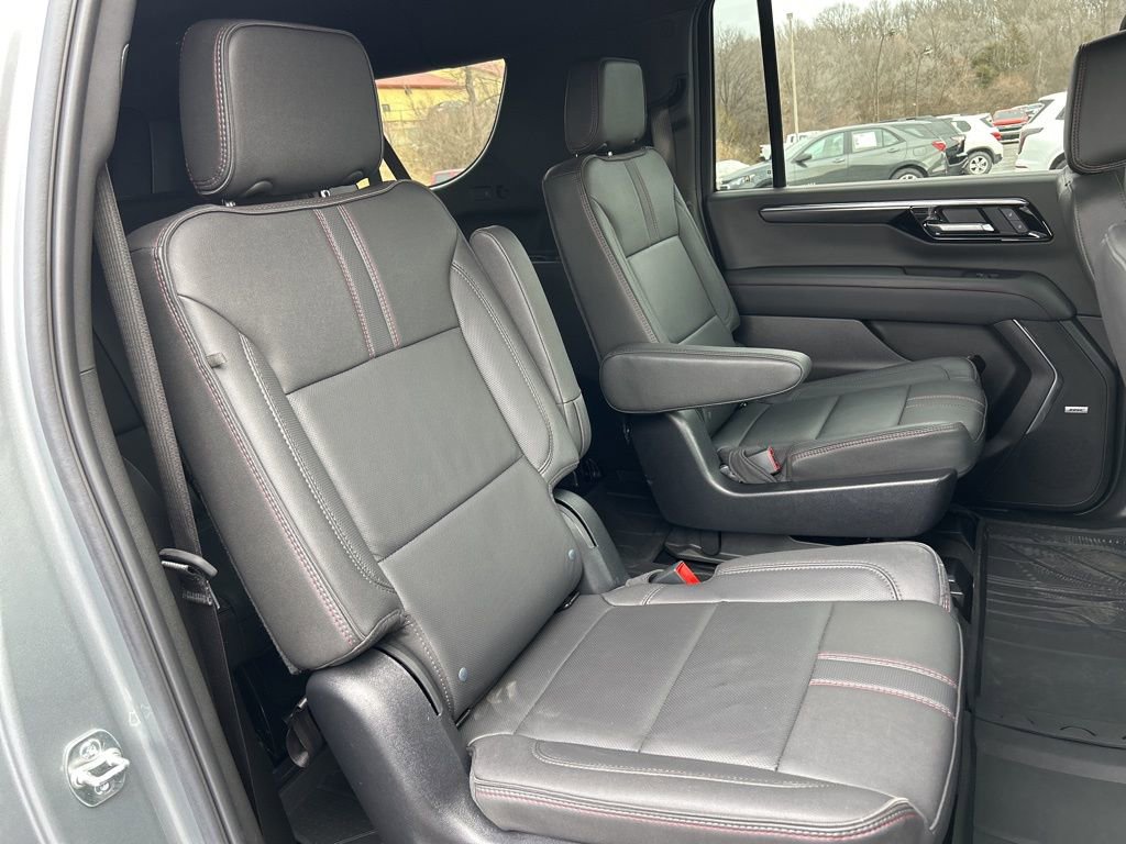 Used 2025 Chevrolet Suburban RST w/ Comfort Package image 46