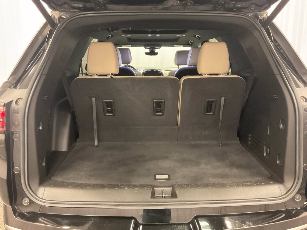 Used 2023 Chevrolet Traverse Premier w/ LPO, Floor Liner Package AWD/4WD image 30