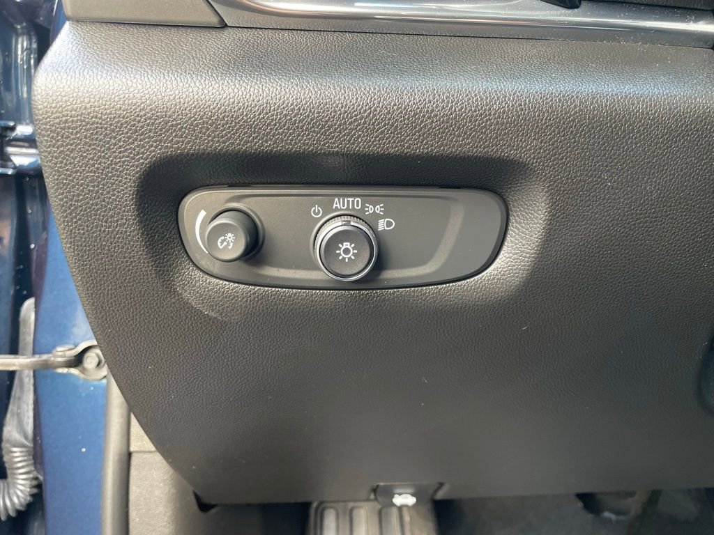 Used 2023 Chevrolet Traverse LT w/ LT Premium Package image 15