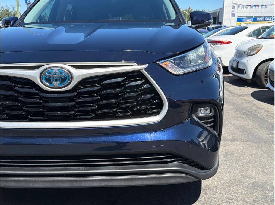 Used 2020 Toyota Highlander LE FWD image 25