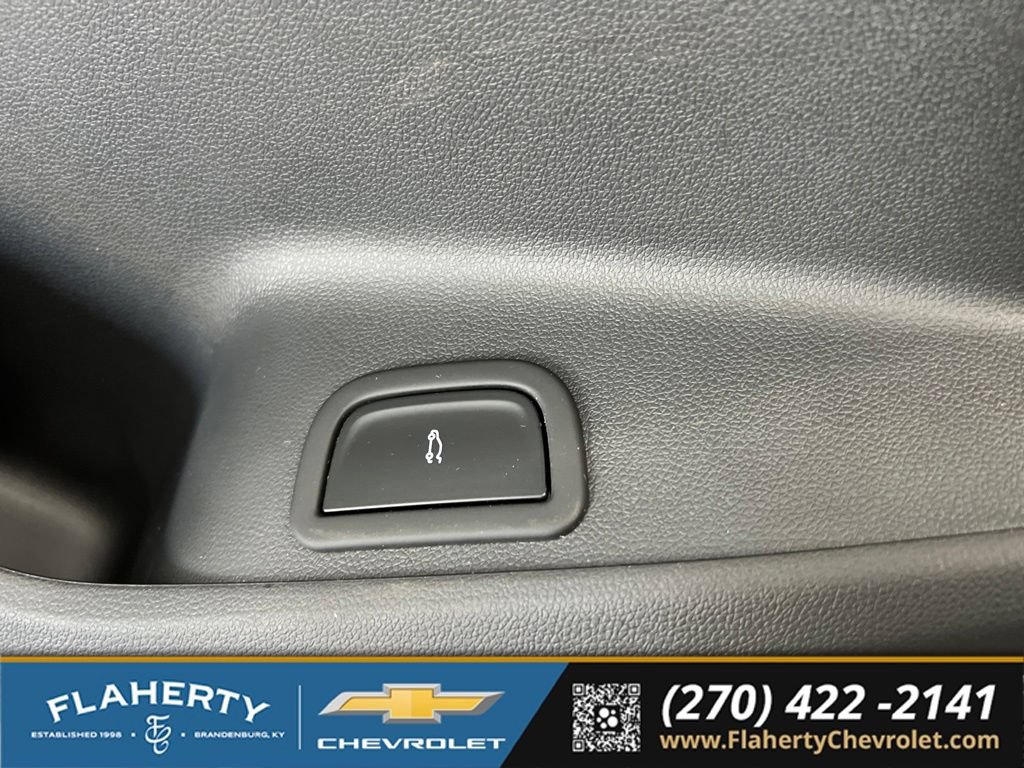 Used 2026 Chevrolet Traverse RS FWD image 23