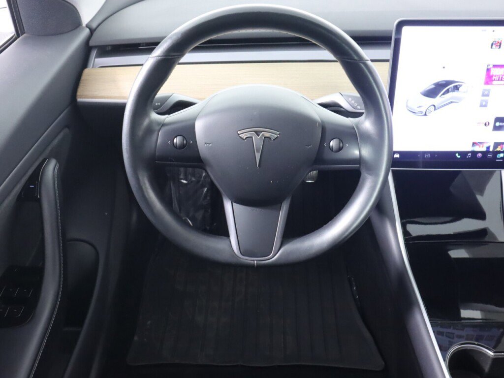Used 2018 Tesla Model 3 Long Range RWD image 31