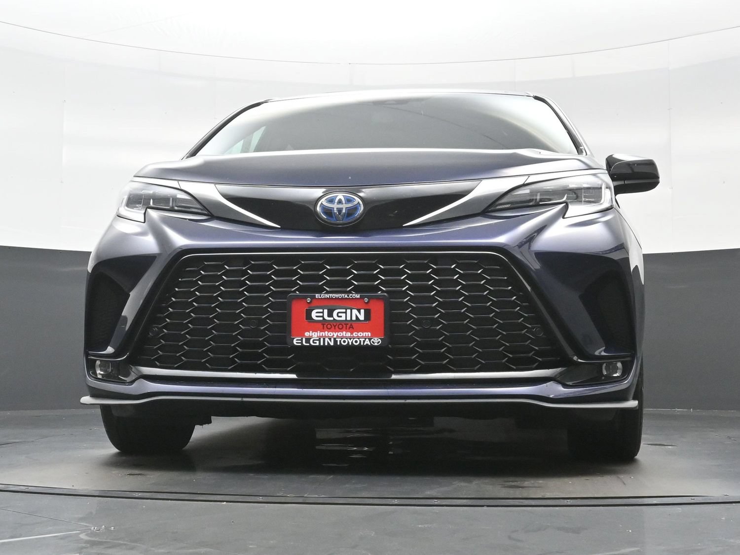 Used 2024 Toyota Sienna XSE AWD/4WD image 29