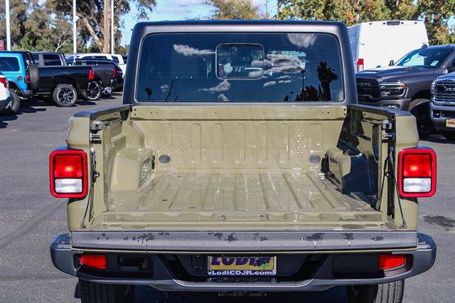 New 2025 Jeep Gladiator Sport image 23