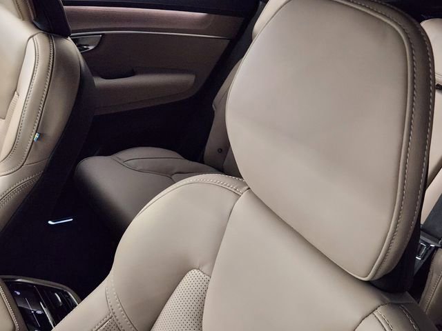 New 2026 Volvo XC90 T8 Ultra w/ Lounge Package image 15