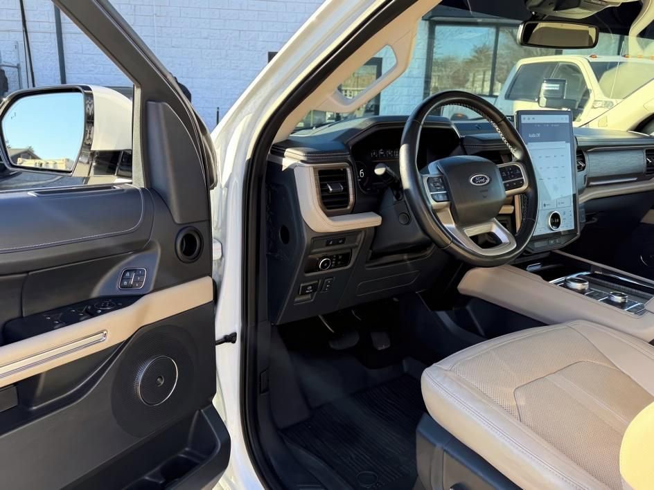 Used 2023 Ford Expedition Max Limited image 16