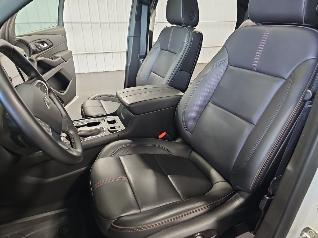 Used 2023 Chevrolet Traverse RS AWD/4WD image 15