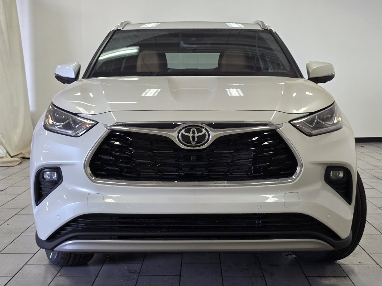 New 2026 Toyota Highlander Platinum image 12