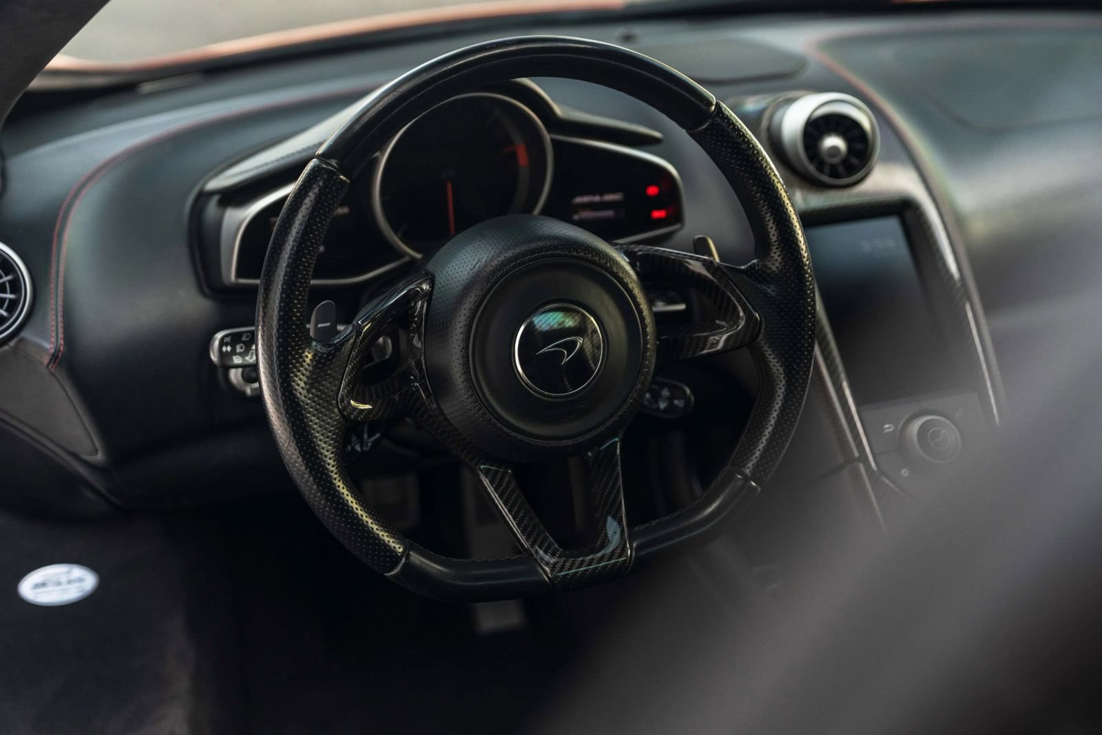 Used 2014 McLaren MP4-12C Spider RWD image 14