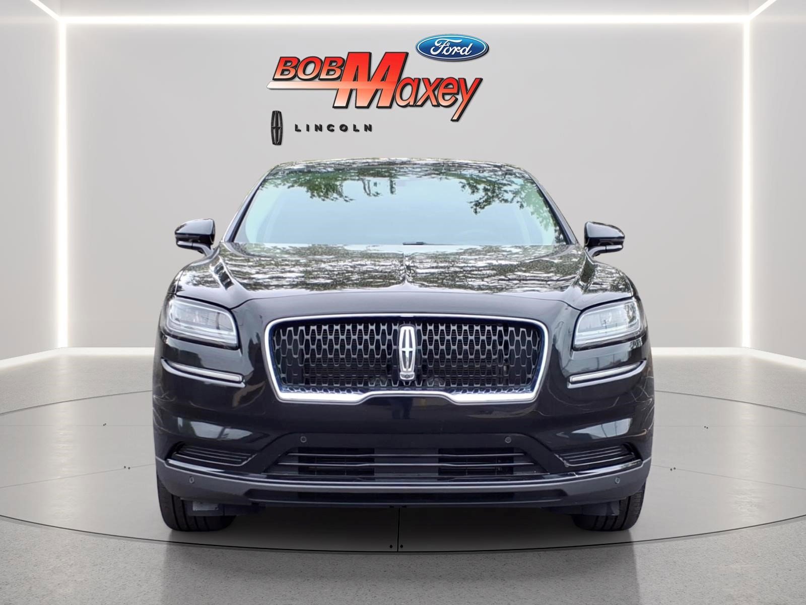Used 2023 Lincoln Nautilus Reserve w/ Equipment Group 201A AWD/4WD image 2