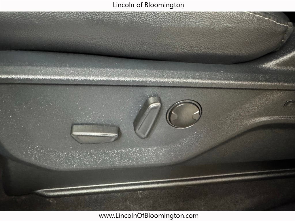 Used 2025 Ford F150 Lariat AWD/4WD image 41