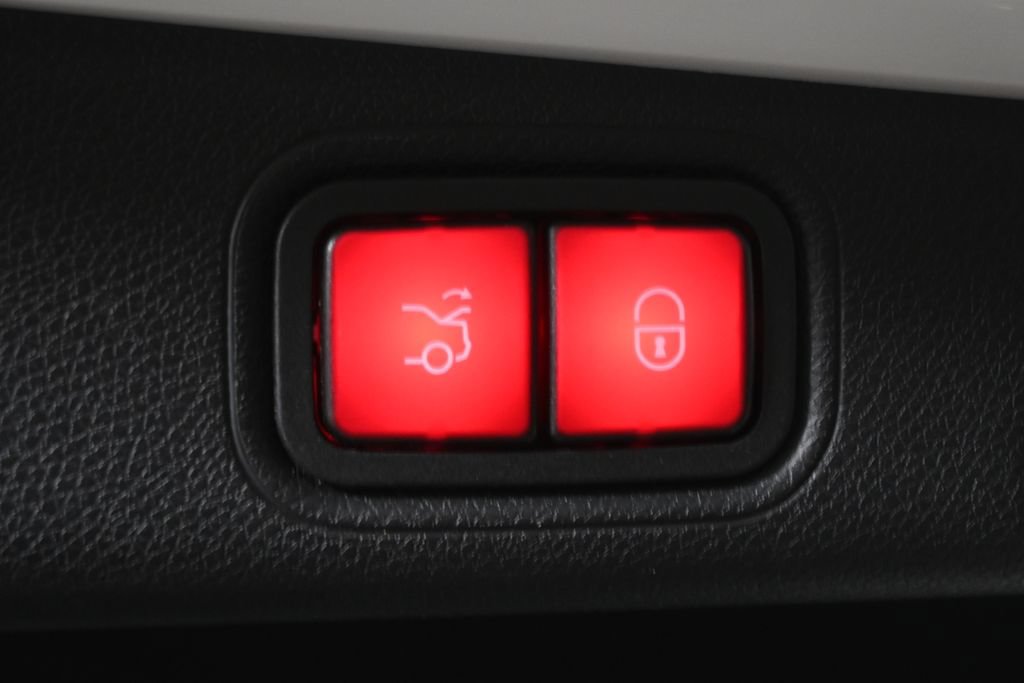 Certified 2022 Mercedes-Benz E 350 4MATIC Sedan image 39