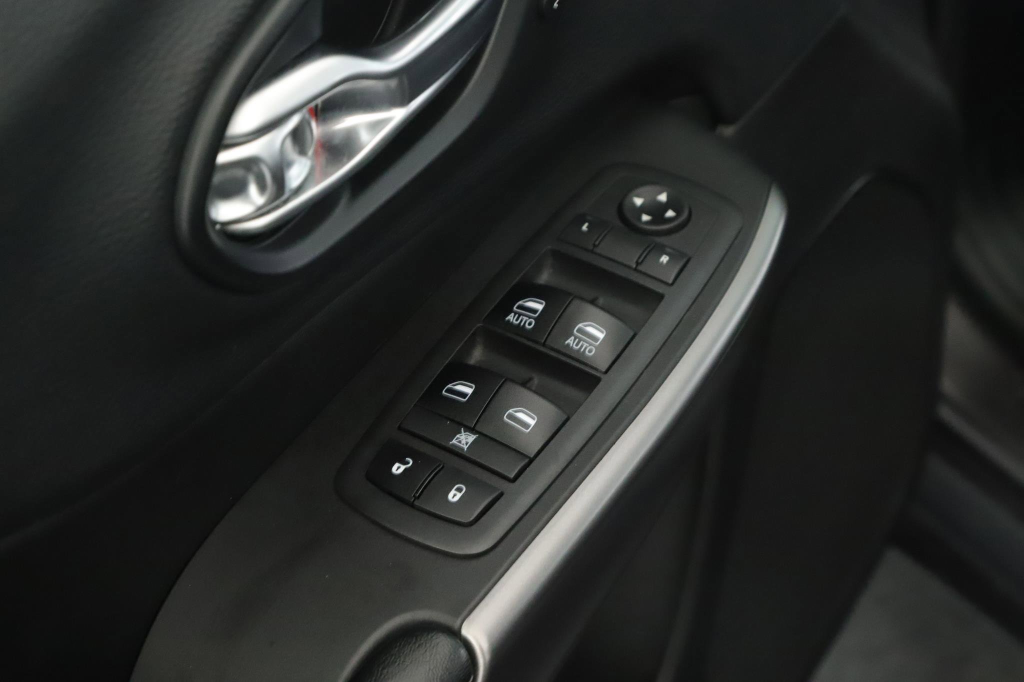 Used 2019 Jeep Cherokee Limited w/ Luxury Group image 8