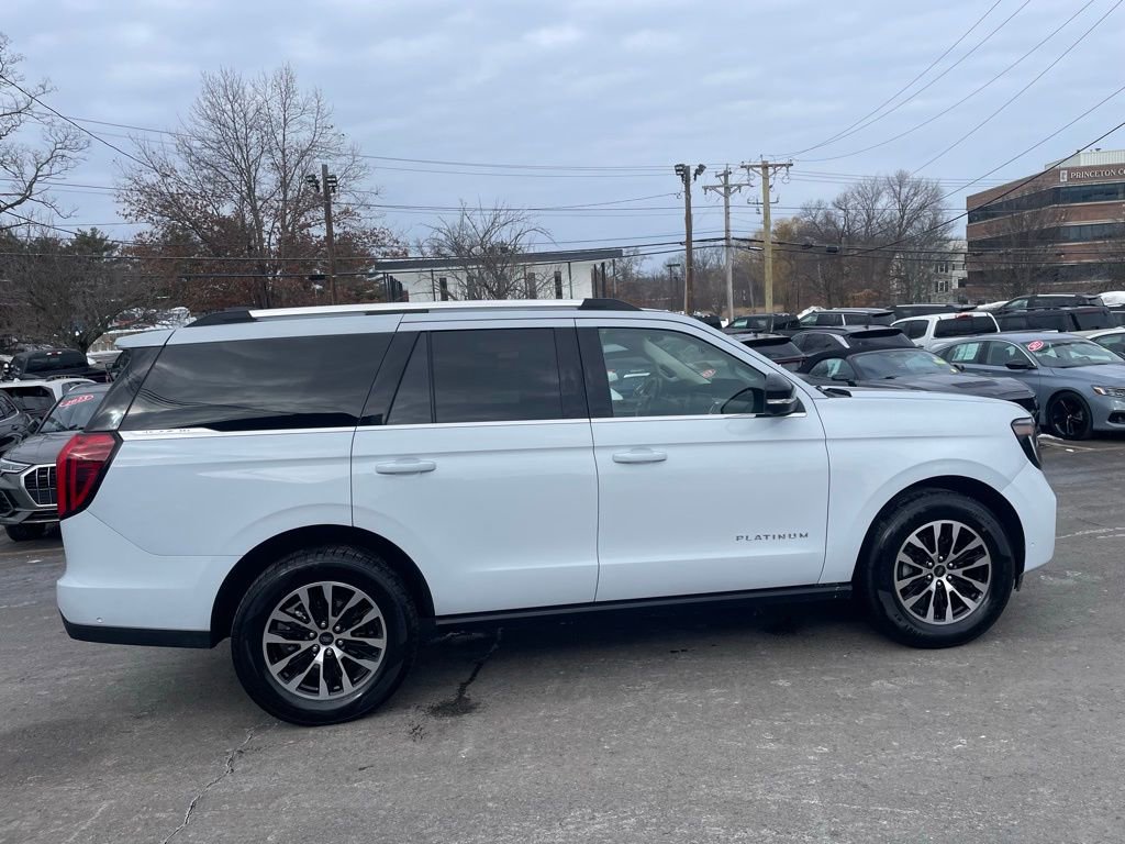 Used 2025 Ford Expedition Platinum image 7