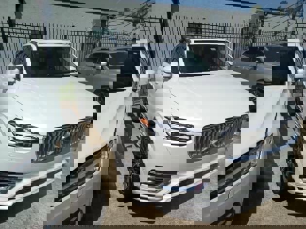 Used 2023 Volvo XC90 T8 Plus w/ Protection Package Premier image 3