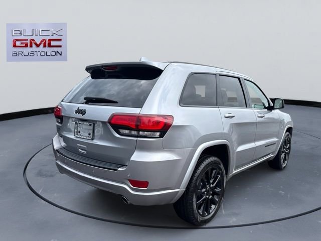 Used 2018 Jeep Grand Cherokee Altitude image 10