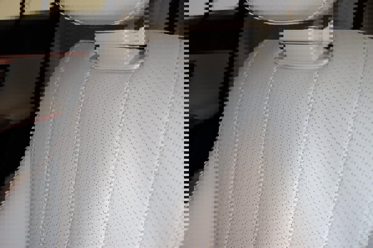 Used 2025 Mercedes-Benz E 350 4MATIC Sedan image 39