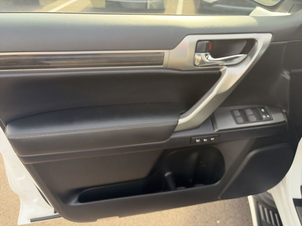 Used 2023 Lexus GX 460 Premium w/ Premium Package image 13