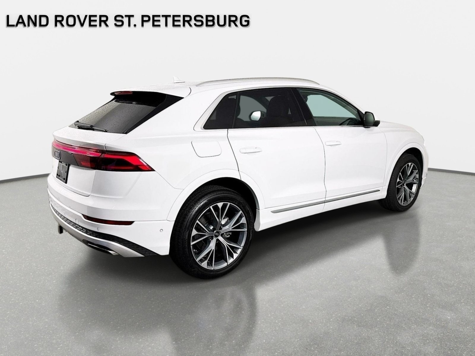 Used 2025 Audi Q8 Premium Plus AWD/4WD image 5