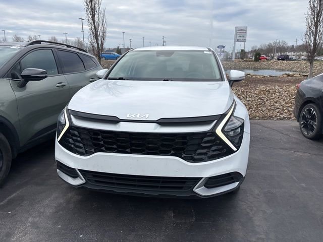 Used 2023 Kia Sportage EX FWD image 2